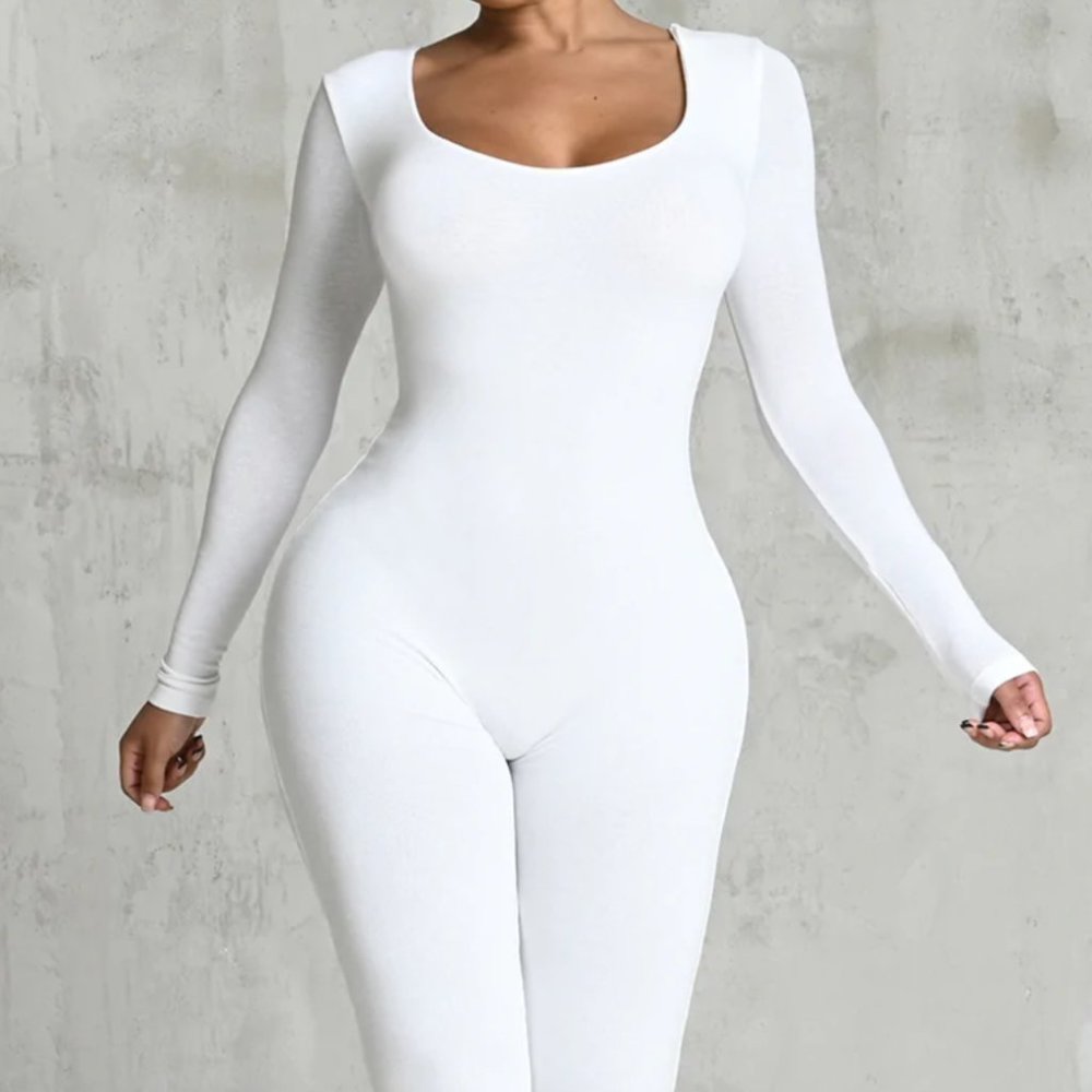 New Matte Basix Sculpt Plunge Neck Jumpsuit Sz M